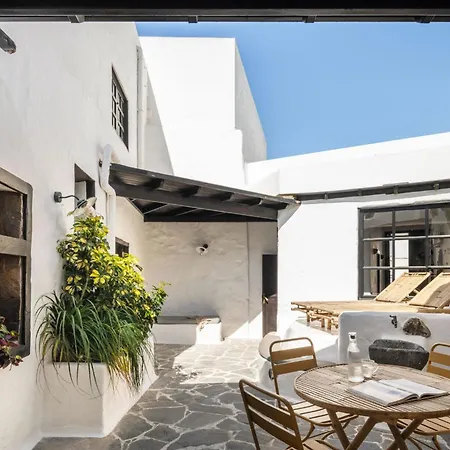 Holiday home Canaryislandshost I La Casa Del Doctor Teguise (Lanzarote)
