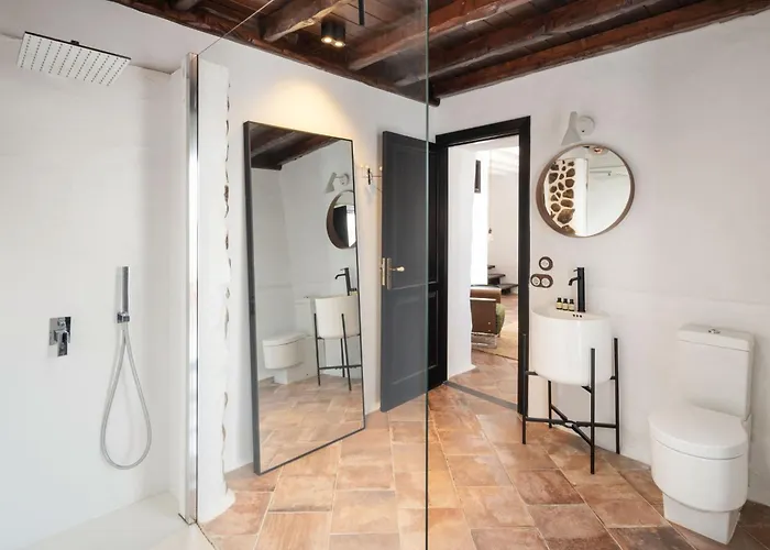 Canaryislandshost I La Casa Del Doctor * Teguise (Lanzarote)